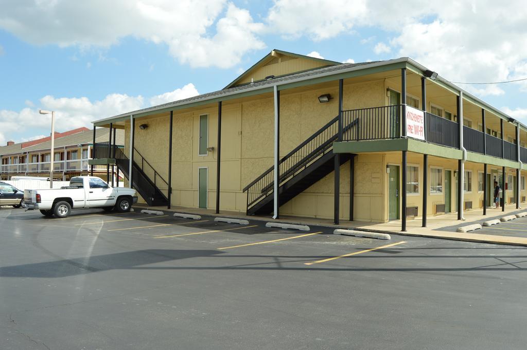 Delux Inn Tulsa Exterior photo